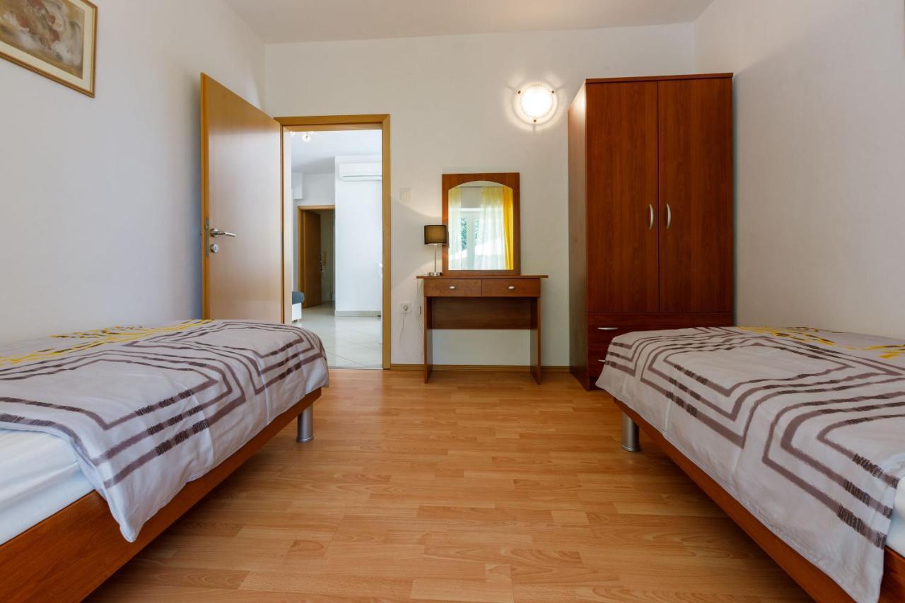 Apartments Barbara 3 ยาดราโนโว ภายนอก รูปภาพ