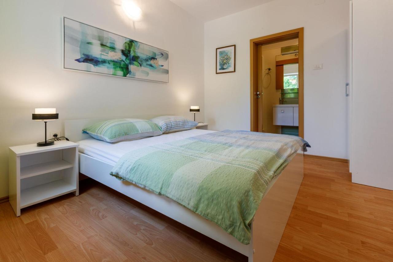 Apartments Barbara 3 ยาดราโนโว ภายนอก รูปภาพ